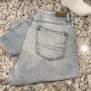 American Eagle MOM Jeans💗